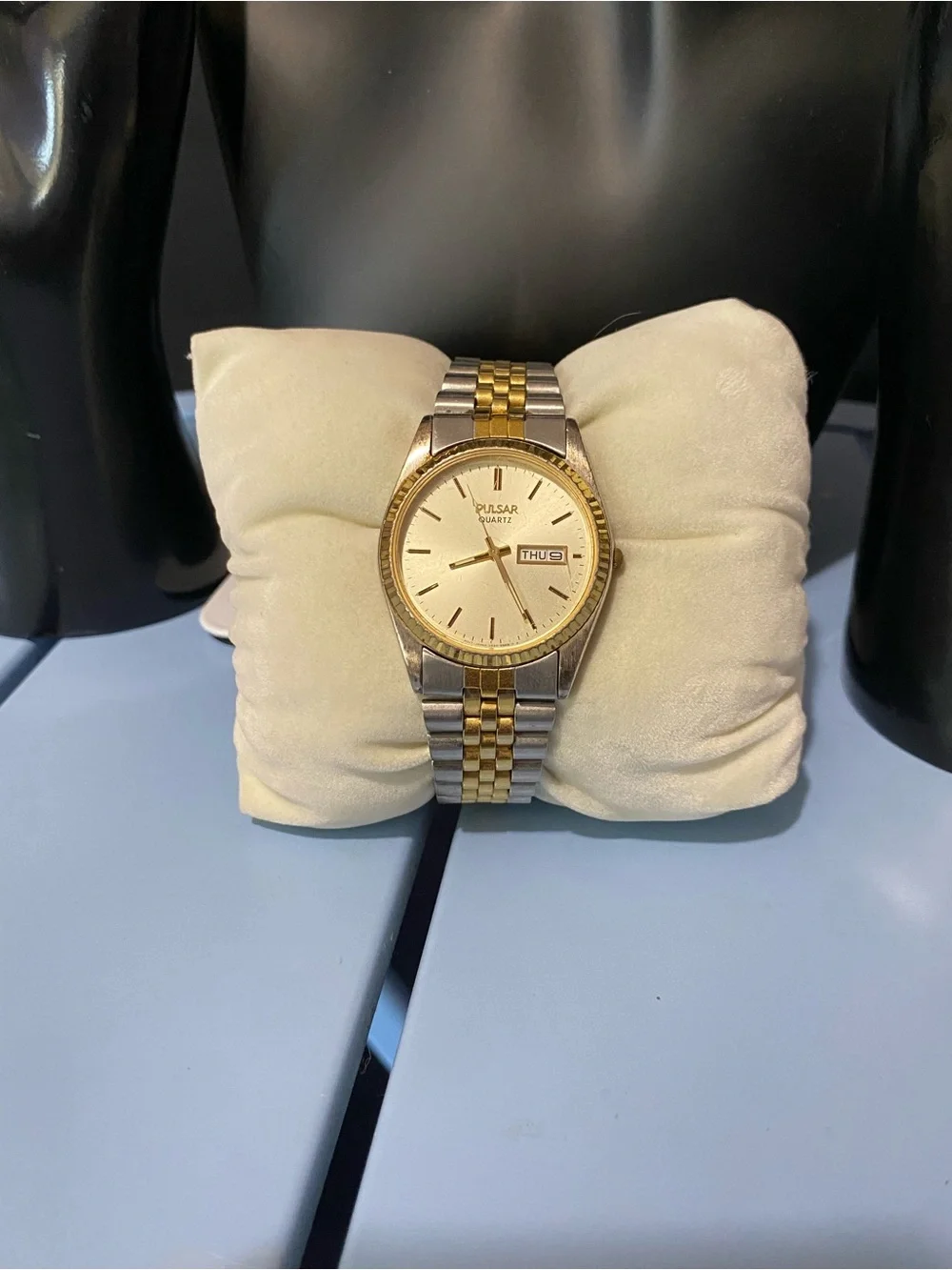 Pulsar Quartz Gold Tone Men's Vintage 1980s Retro Watch